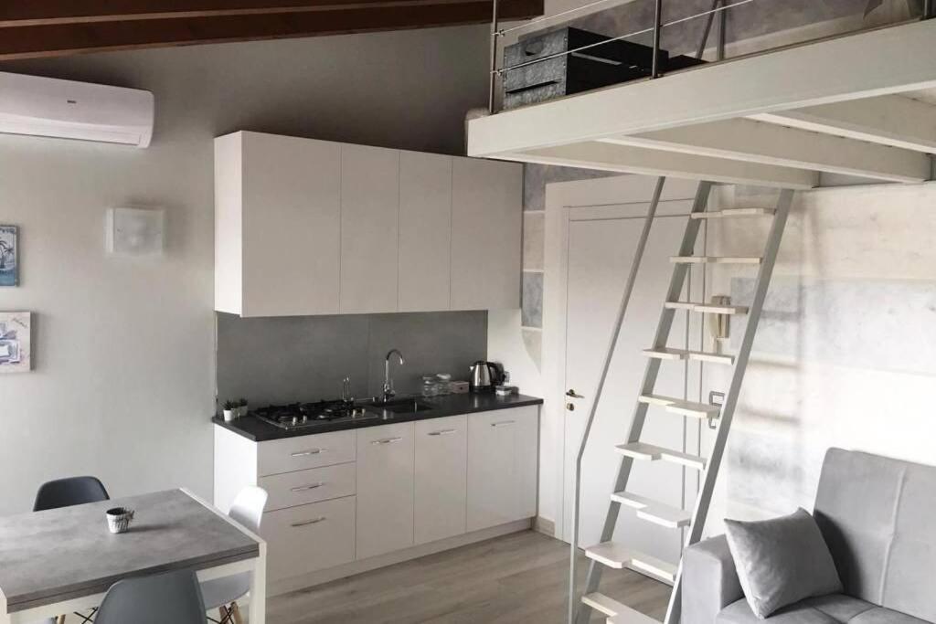 La Petite Maison De Stephanie Clusane Exterior foto